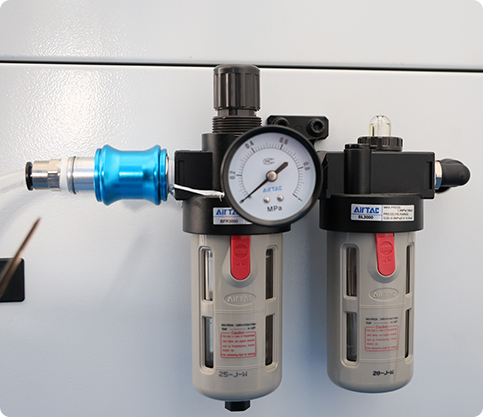 820A leichte Nietaufgaben 8 Tonnen Luftbefestigungsmittelmaschine