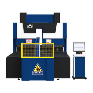 Multi-Achs-Panel Bender Center