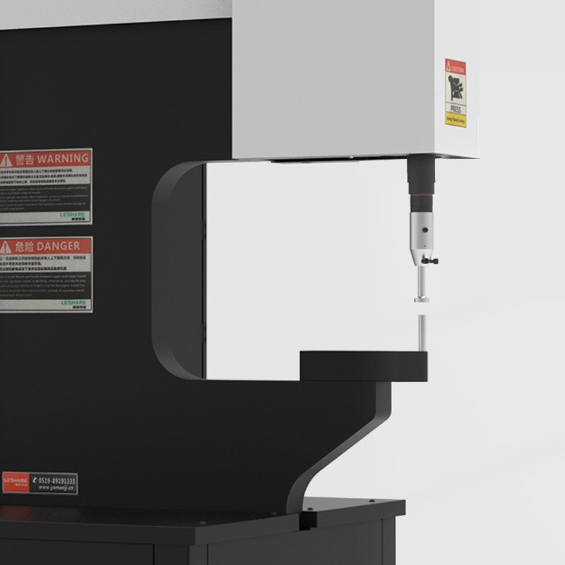 820A Obergesenk-Nietmaschine mit hin- und hergehendem Hub von 100 mm und 8 Tonnen