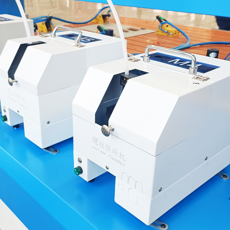 3 Achse 3 Schweißköpfe Automatische CNC -Bolzenschweißmaschine
